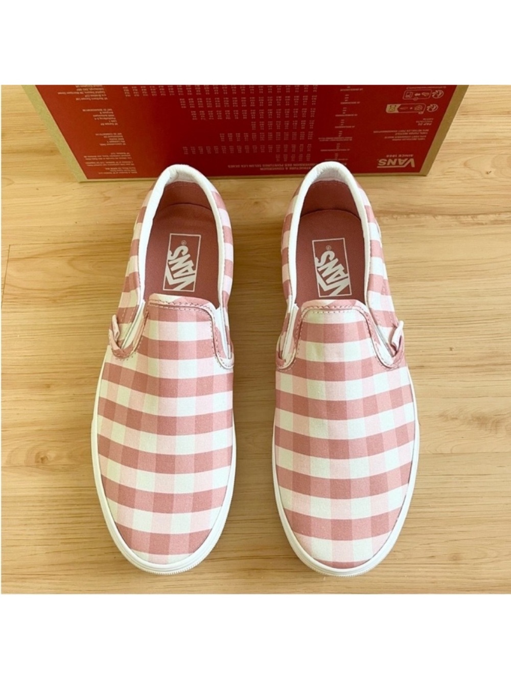 Vans Classic Slip-on
VNO0OXG8B06
(Gingham) Rosette/True White
Women 8.0 US - Picture 7 of 10